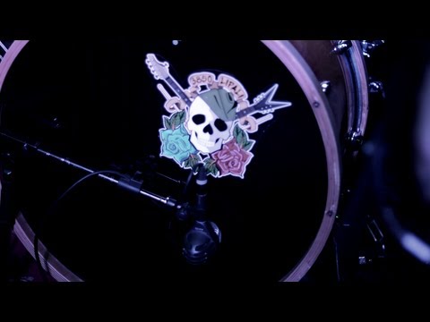 Lipali - Pamiątki z masakry (Wydział Remontowy LIVE 2013) Lipali - Pamiątki z masakry (Wydział Remontowy LIVE 2013)