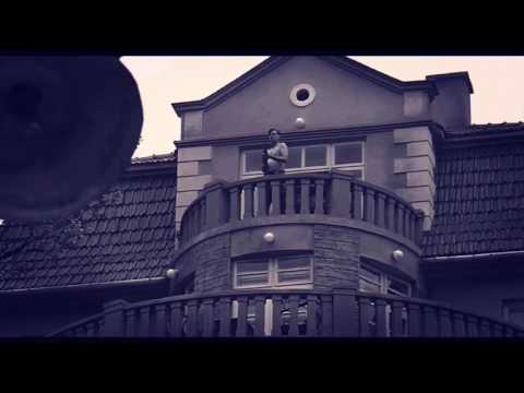 The balcony scene from Schindler's list - Family Guy