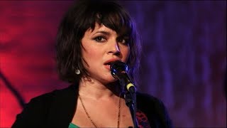 NORAH JONES - Take it Back @Artists Den 2012