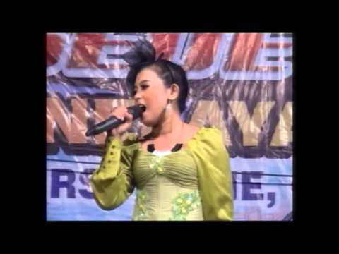 Monata  Cambuk Derita