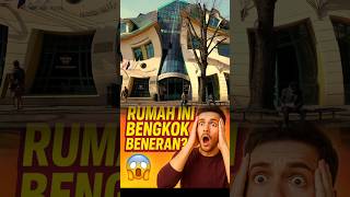Download lagu Rumah Ini Bengkok Beneran?! 😱 Arsiteknya Lagi Ngapain Nih 🇵🇱 #shorts mp3