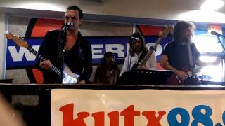 Doyle Bramhall ll - Mama Can't Help You