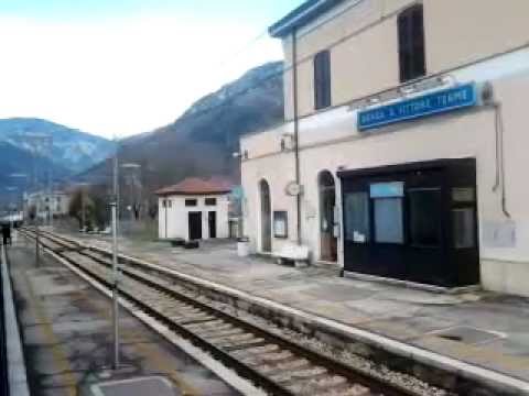 IC541 in transito a Genga S. Vittore Terme (AN), E444r