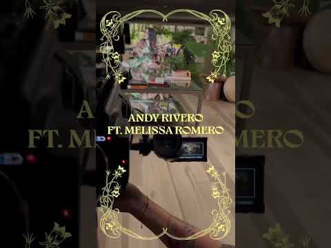 Hace 3 años le escribí a Melissa esta canción para el día de nuestra boda, ahora la cantamos juntos