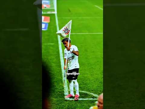 kenapa Tiang Bendera Sepak Bola Nggak Gampang Patah 😱⚽ #shorts #ytshorts