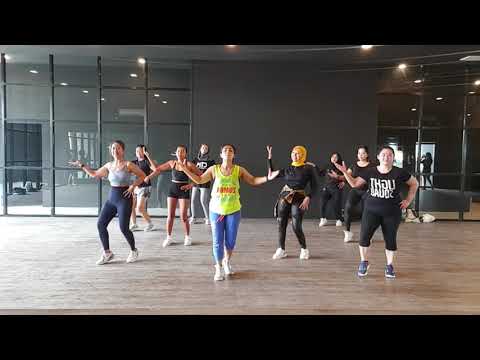 Nacho Carlos Vives Mike Bahía - La Mitad | Bella Vamp Choreography | Cumbia zin 96 | La Mitad zumba