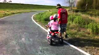 Thainá & Kaila´s adventures - Kaila giving Thainá a ride