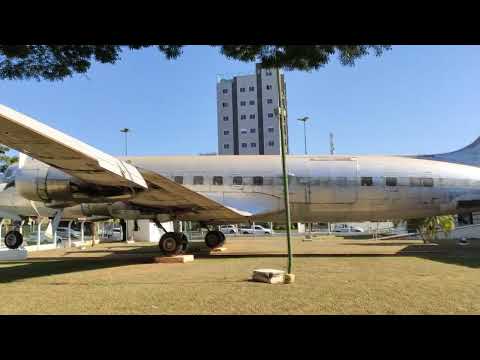 Depósito de velhos aviões em Bebedouro - São Paulo