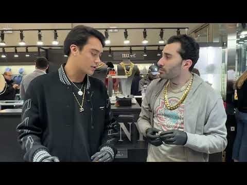 TRAXNYC RUBIK'S CUBE PENDANT!