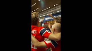 🏆 عادت بنا الكاميرات إلى كواليس الاحتفالات!