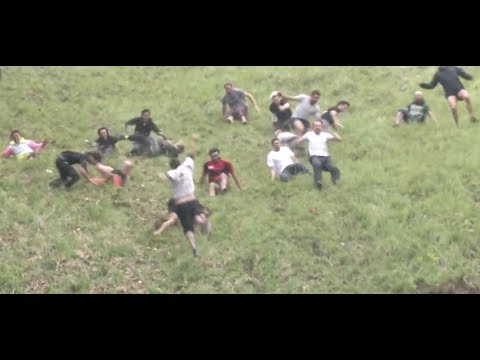 Gloucestershire cheese rolling 2016