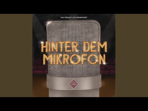 Hinter dem Mikrofon