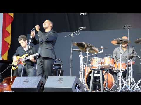 Leslie Odom Jr sings Dylan's Forever Young and Dear Theodosia from Hamilton