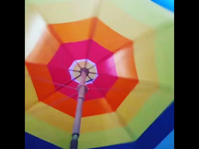 Vídeo relacionado con CYPBRANDS Atletico de Madrid, Paraguas, Sombrilla infantil, Diámetro 48 cm, Manual, Burbuja, Transparente, Producto Oficial
