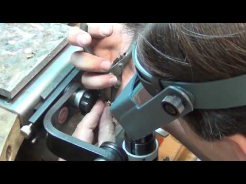 Setting a six prong pendant