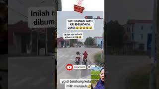 Download lagu Dua Ibu-Ibu Mode Sen Kanan-Kiri Aktif, Siap Belok ke Mana Saja! 🤣 #feedshorts #funny #shortsviral mp3