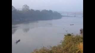 preview picture of video 'Fishing Boats on the Mun River  -  Khong Chiam  -  Thailand   2013'