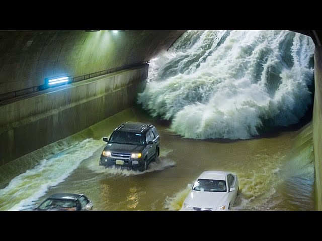 60 Monster Waves Caught on Camera SDDEFAULT Thumbnail