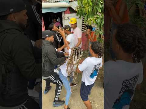 MATAN AL LADRON DEL BARRIO JAJAJAJAJA