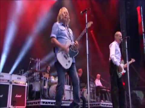 Status Quo-Paper Plane 2014 Live