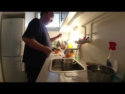 MongoTV_5707 - BLANDER BILLIG SAFTEVAND FRA LIDL OG SKÅL SLIK