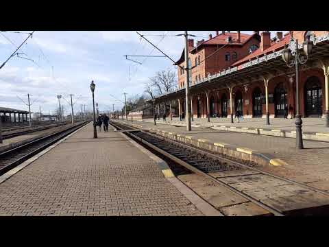 Locomotiva Electrica EC 113 executa manevre pentru trenul R 5703 Suceava-Ilva Mică