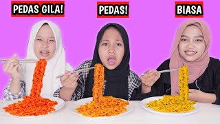 Download lagu TANTANGAN MAKANAN SUPER PEDAS VS BIASA DESMA AND BESTIE mp3