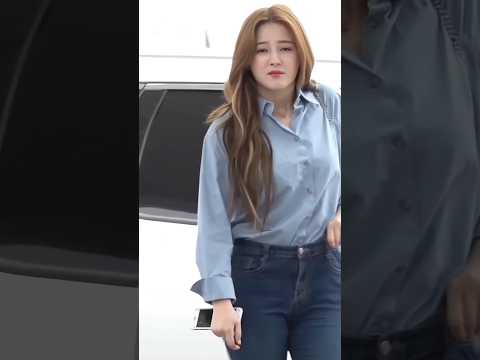 Nancy Momoland is at the departure gate