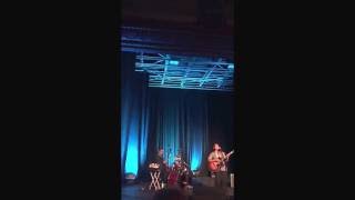 "Phenomenal Woman" - Ruthie Foster (Maya Angelou poem)