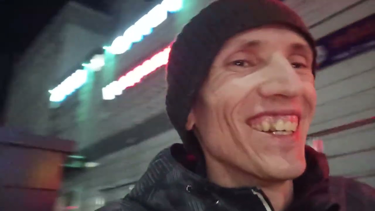 Не впустили в ретро-клуб, потому что медийная личность