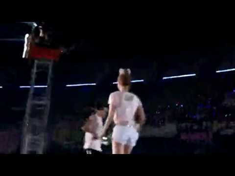 [Fancam] 100821 SHINee Jonghyun & SNSD Jessica - Spotted JongSica @ SMTown Concert