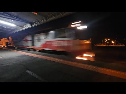 6AM9 SCT up "Dark Ghost" (5 locos, 93P), Penfield to Laverton, 2200, 26/12/25, Horshan VIC 