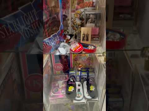 Jurassic Park watches…sign me up! #shorts #jurassicpark #fleamarket #thrift