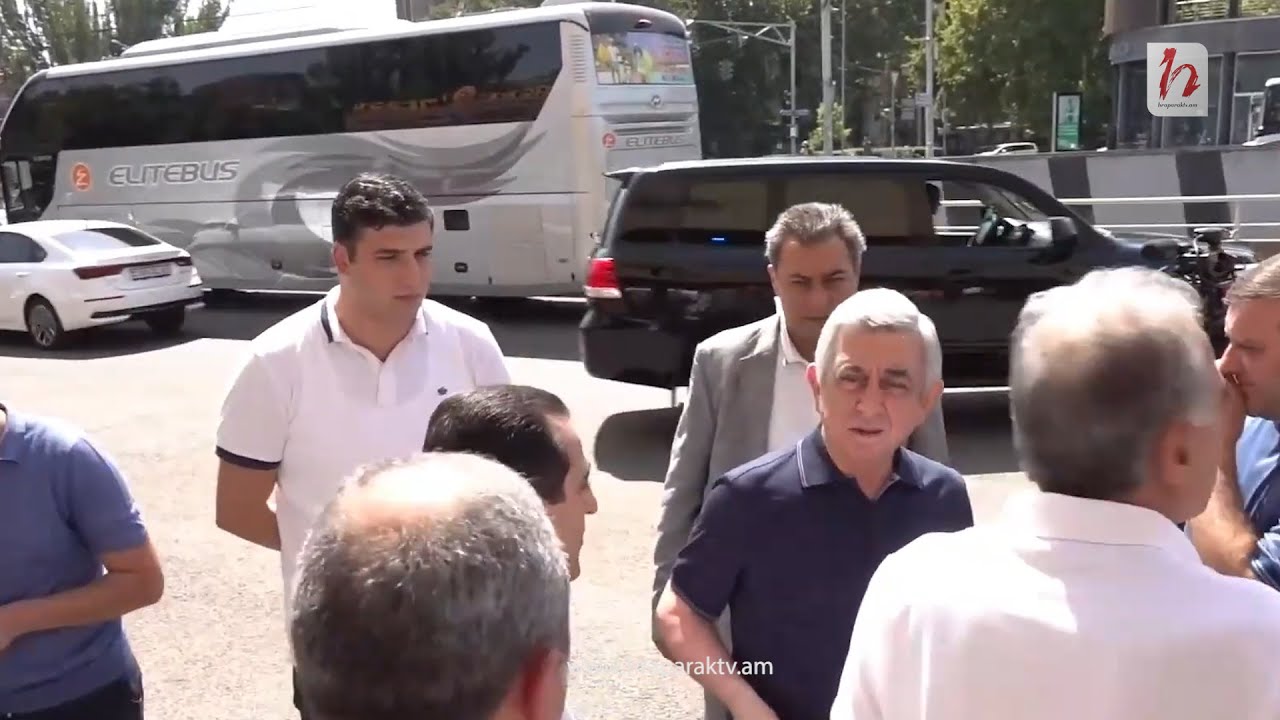 Սերժ Սարգսյանի գլխավորությամբ ֆեդերացիայի անդամները մեկնեցին օդանավակայան՝ դիմավորելու շախմատիստներին