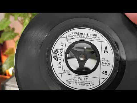 Reunited ~ Peaches & Herb 1978 Polydor 45rpm ~ 1963 Bush SRP31D Valve Record Player