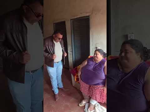 Pescoço do gesso ajudando família carente em Porto Alegre de Tocantins novamente 