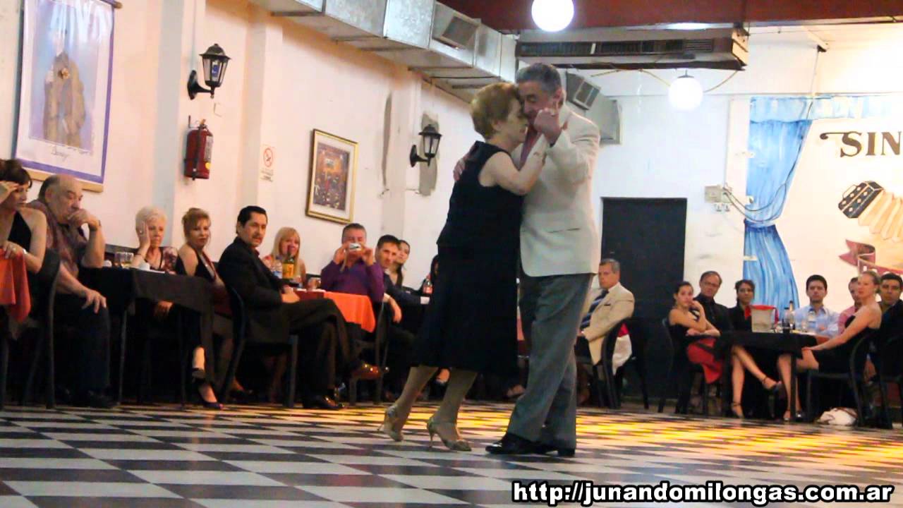 ELVIRA Y OSVALDO AGUDIO en el Sin Rumbo (Tango)