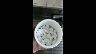 Disinfettare con pastiglie effervescenti al cloro attivo.