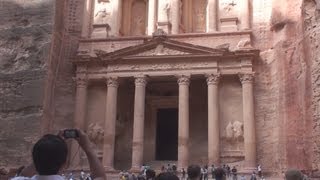preview picture of video 'The Treasury (Al Khazneh) at Petra - Jordan'