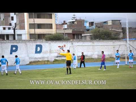 Momentos del partido entre Dep. Umacollo vs Real Fátima - Segunda División Yanahuara - 07/12/2013