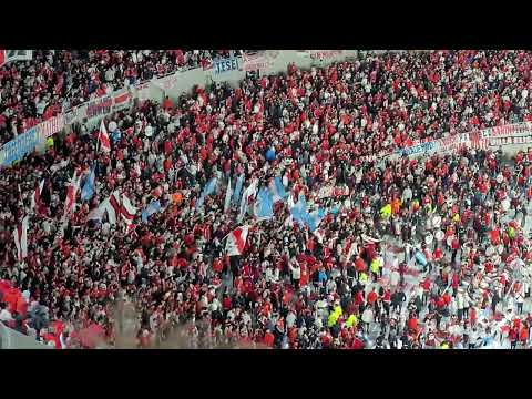 "AHI VIENE LA HINCHADA..." Barra: Los Borrachos del Tablón • Club: River Plate