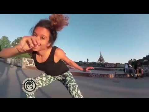 Female Capoeira Artists   Capoeira Tribute+leslie nord2