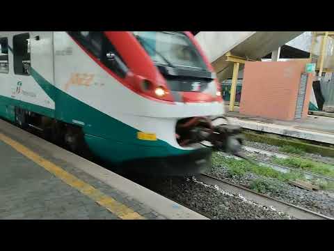 Treno ETR 425 Coradia "Jazz" in livrea "Leonardo Express".