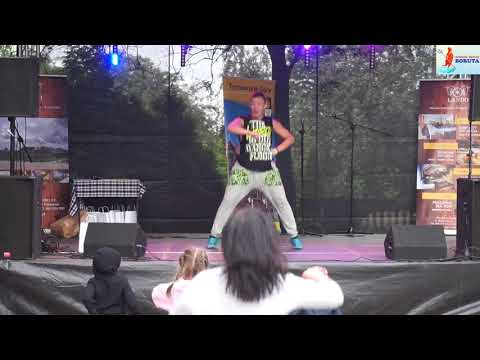 Zumba-La Era del Moombahton, Stanley Jackson-Thombs