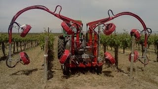preview picture of video 'Quantum Mist Vineyard Sprayer low volume'
