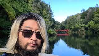 ニュープリマスの公園から日曜朝の生放送