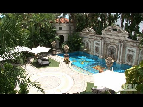 download lagu mp3 mp4 Casa Versace Miami, download lagu Casa Versace Miami gratis, unduh video klip Casa Versace Miami