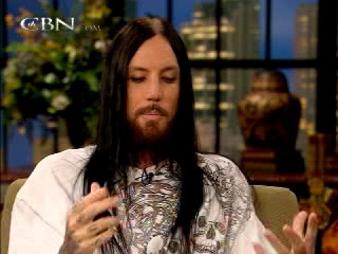 Brian Head Welch Sits Down with Pat Robertson - CBN.com