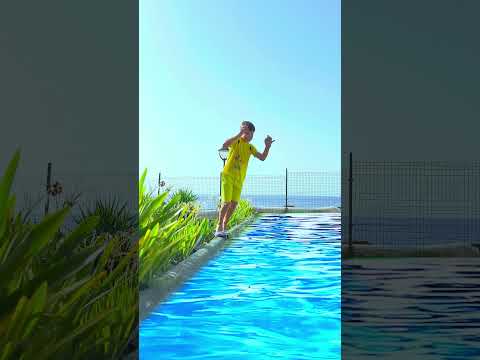 Bogdan wants to jump in the pool!🌊🏖️