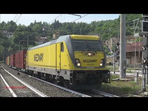 E.494 MEDWAY + E.652 CON CARRI MERCI IN TRANSITO A RONCO SCRIVIA.  (GE) SAB. 12 - 6 - 2021.